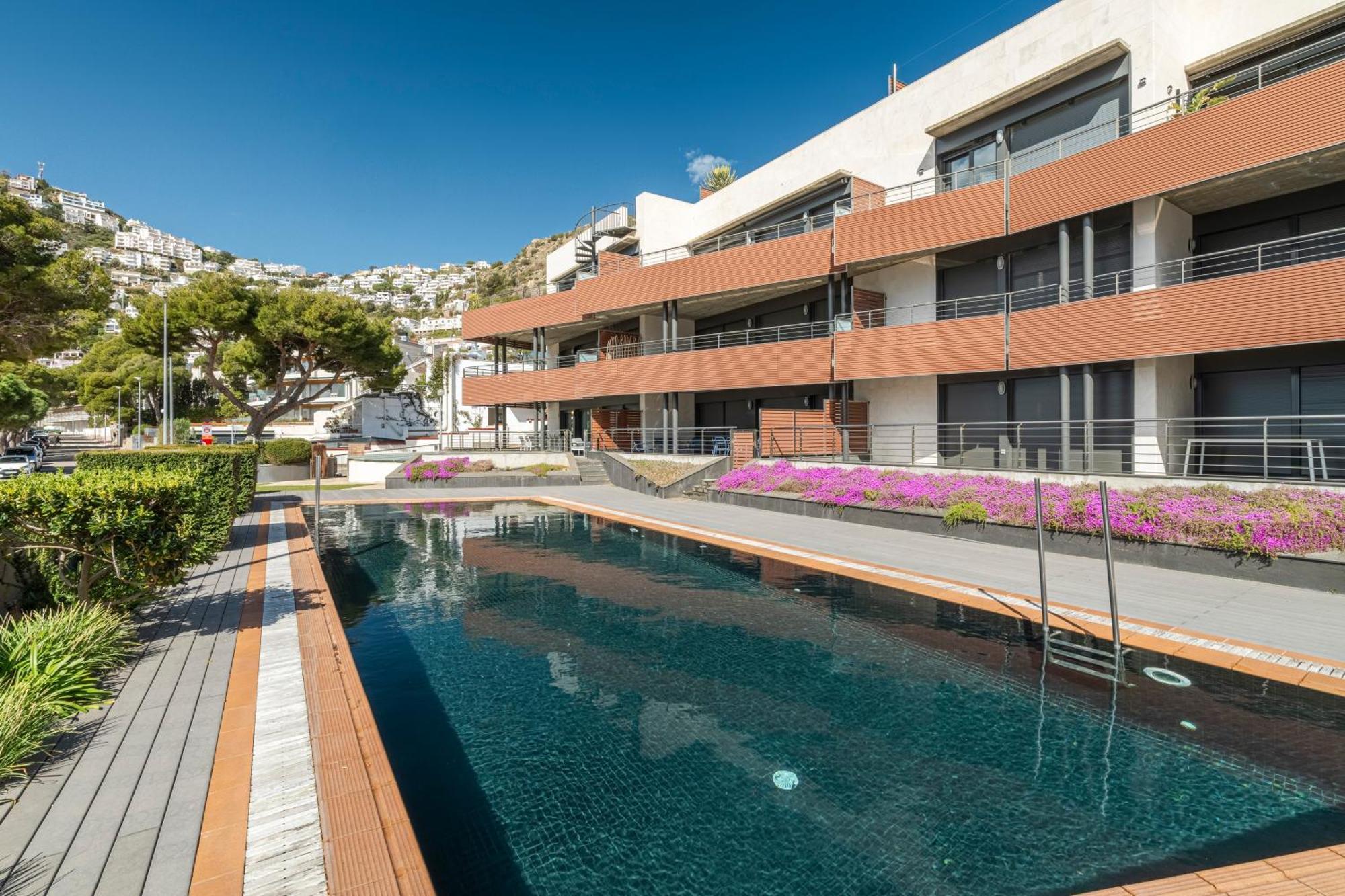 Apartamento Con Gran Terraza Delante Del Mar Roses Exterior photo